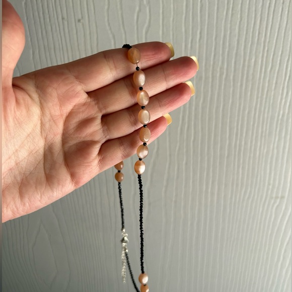 Short, black necklace with beading - Picture 3 of 3